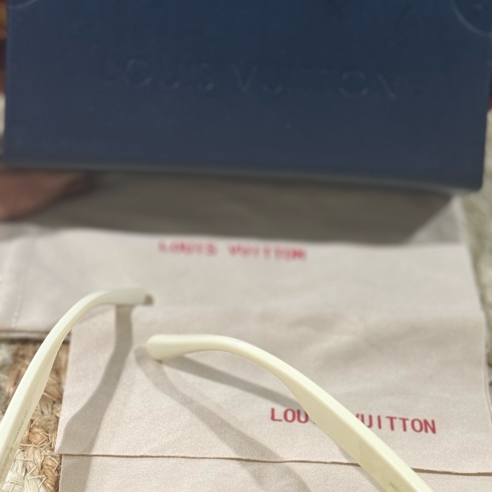 Louis Vuitton Ivory Sunglasses - Picture 3 of 7